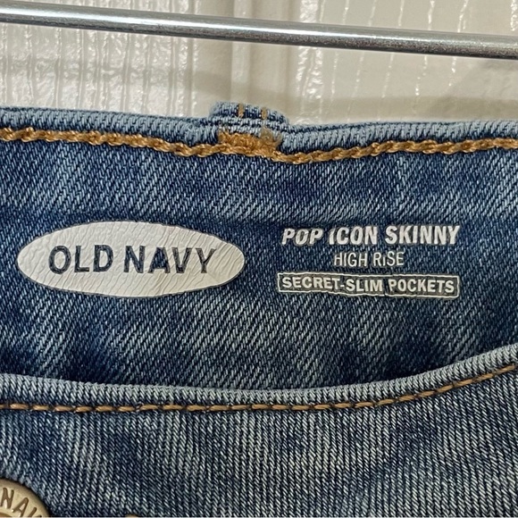 Old Navy Pop Icon Skinny Jeans in Classic Blue - Picture 3 of 6